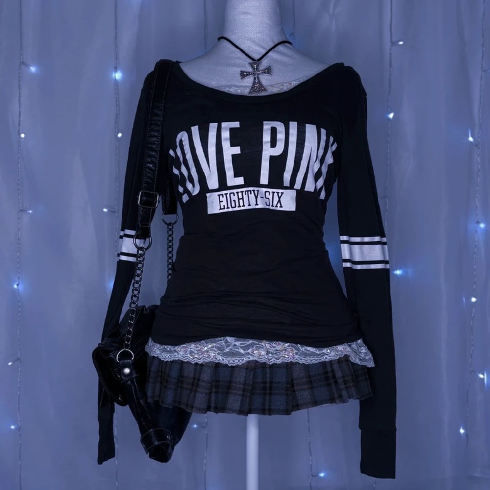Black Long Sleeve Graphic Top